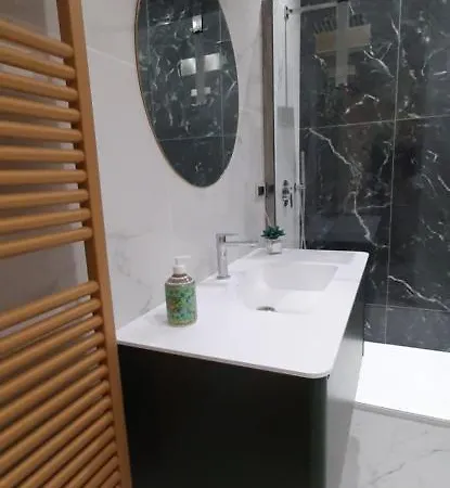 La Luna Piena In Centro