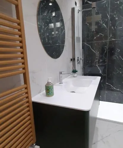 La Luna Piena In Centro